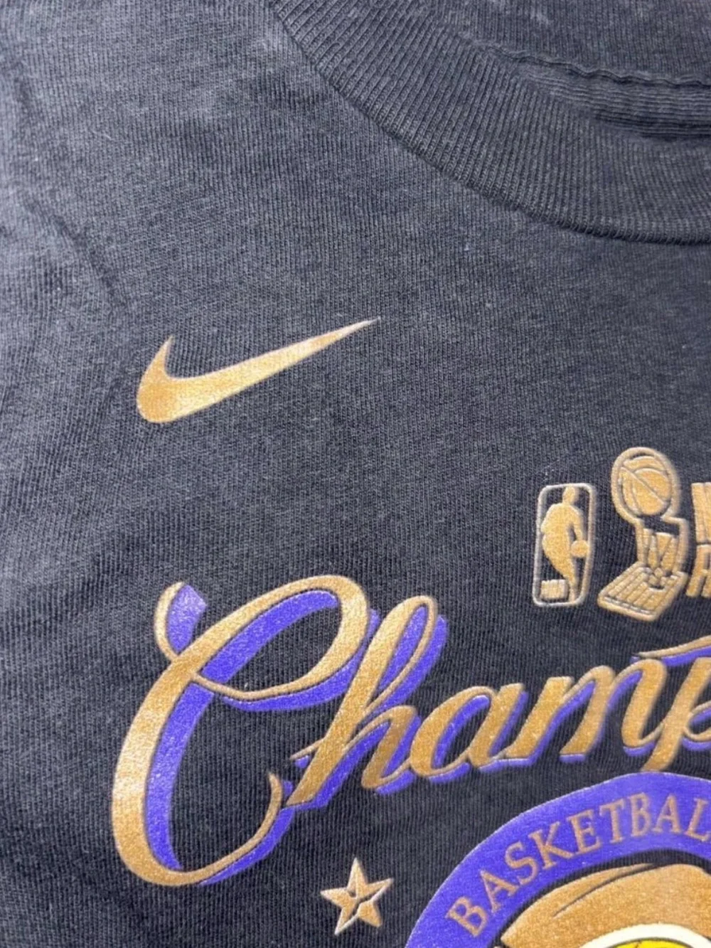 Nike Los Angeles Lakers Black 'Champions' Kids T-Shirt size 2T